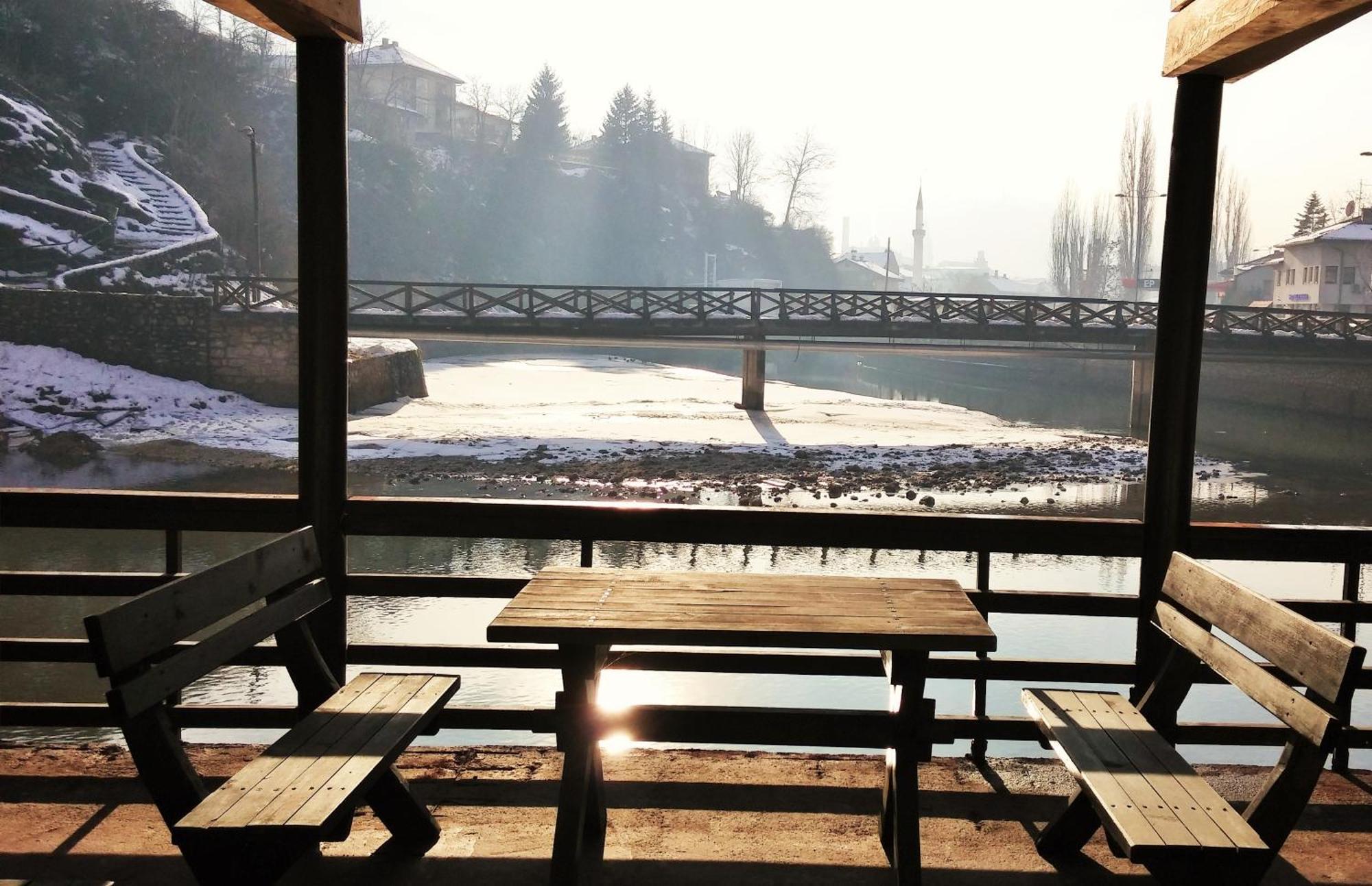Pansion River Sarajevo Bilik gambar
